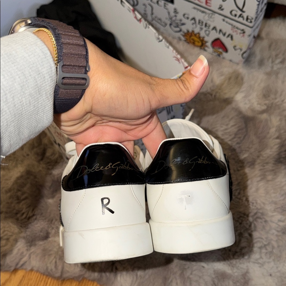 Dolce & Gabbana Sneakers in White with Black Details - Picture 5 of 6